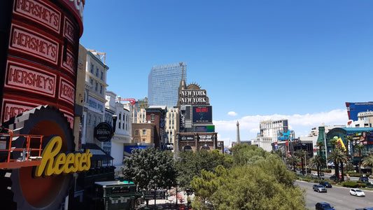 🎭 How to Score Last-Minute Show Tickets in Vegas (Without Getting Ripped Off)