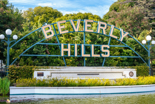 Where to Stay in Los Angeles: The Safest (and Least Safe) Neighborhoods for First-Time Visitors 🚓